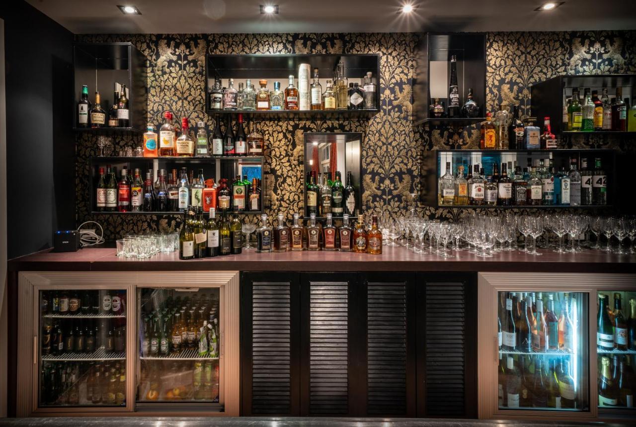 Woodhouse Mountain Hotel